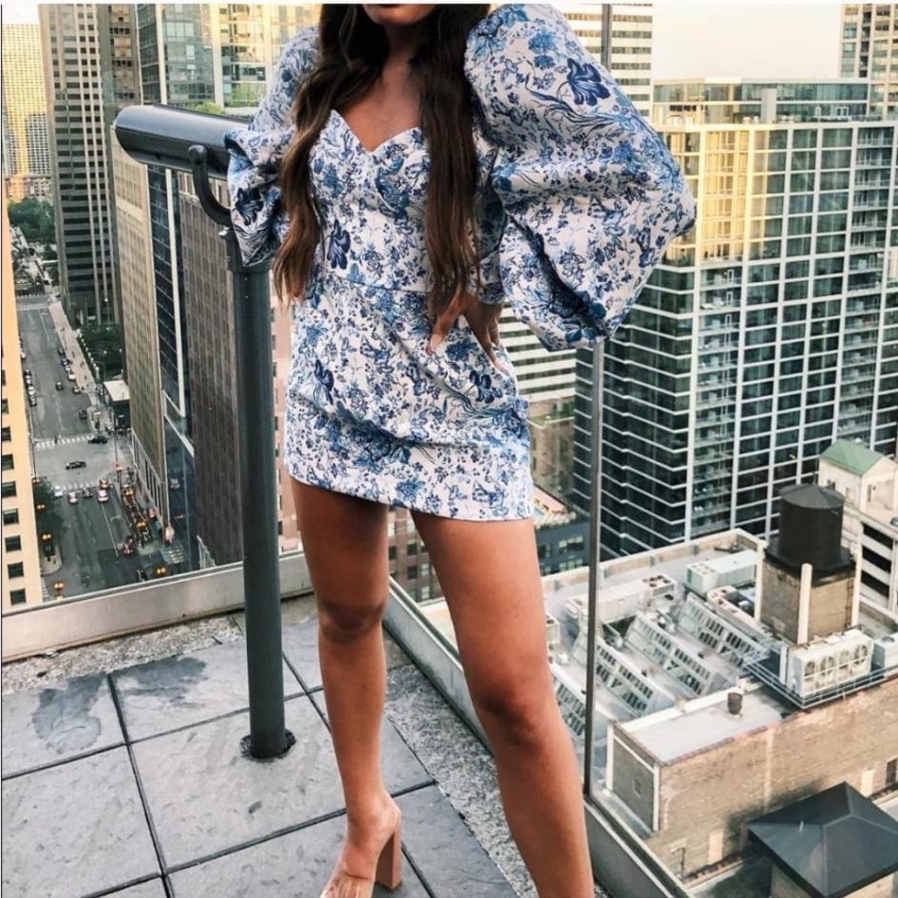Time Flies AKIRA puff sleeve dress